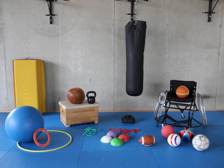 Sportgerät mit Boxsack